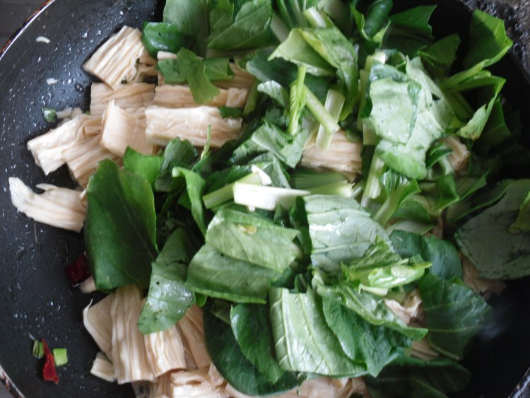 爆炒腐竹油菜步骤7