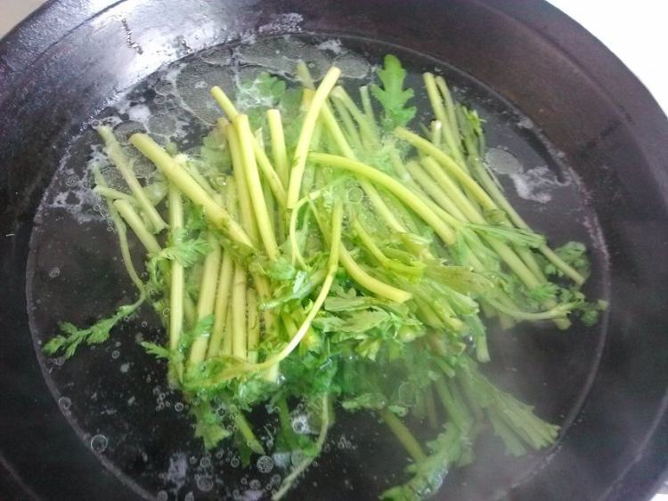 白灼茼蒿步骤5