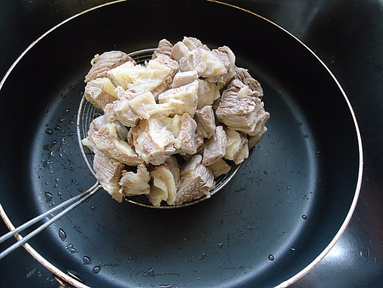 牛腩焖土豆步骤5