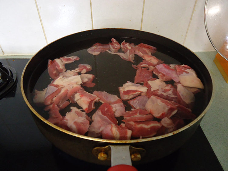 牛腩焖土豆步骤3