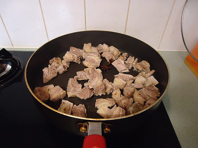 牛腩焖土豆步骤7