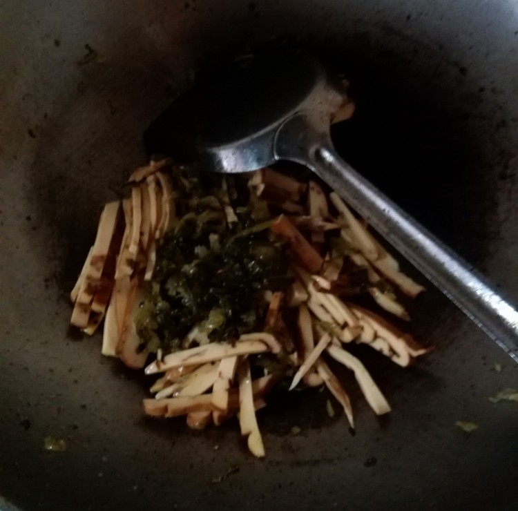 雪菜豆干步骤6