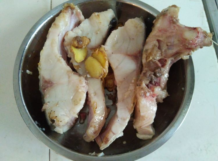 豉汁蒸鱼腩步骤1