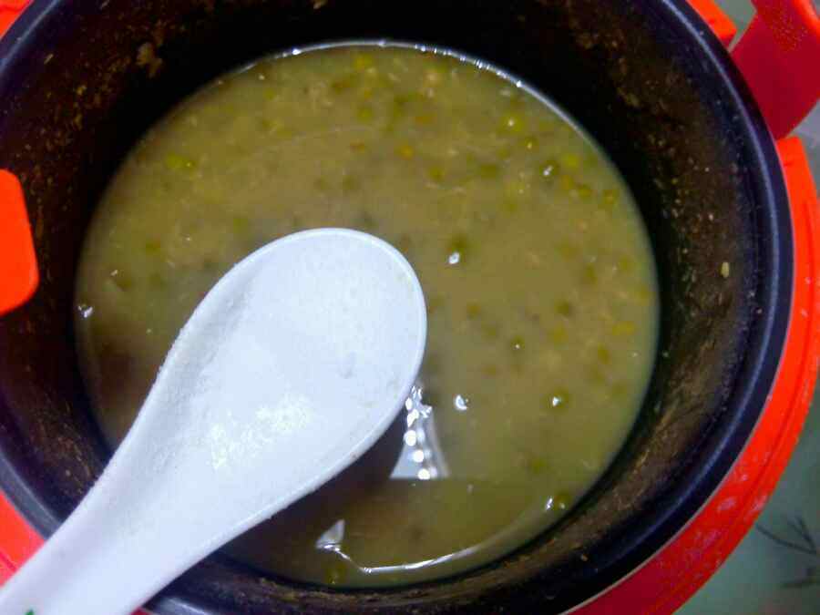 咸味绿豆浓汤步骤5