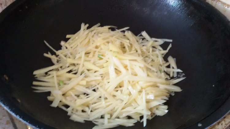 干煸蛋香土豆丝步骤7
