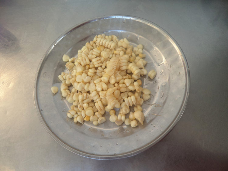 【儿童美食】蜂蜜玉米步骤1