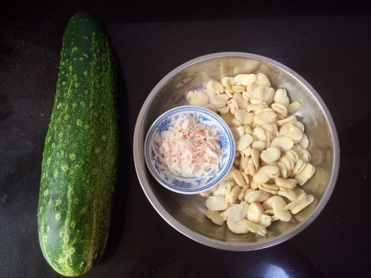 【手工美食】老黄瓜烧步骤1