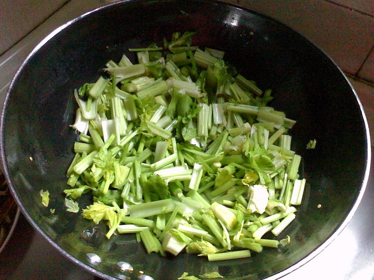 辣炒香干芹菜步骤4