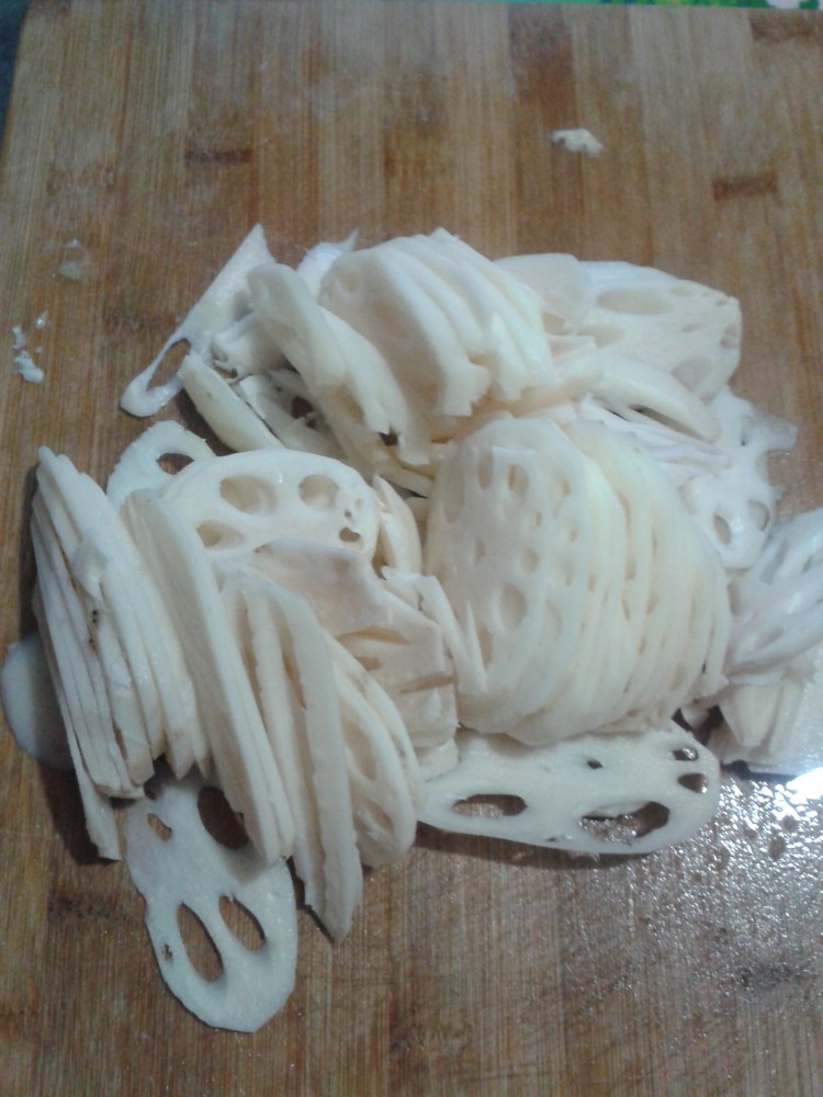 炝炒藕片步骤2
