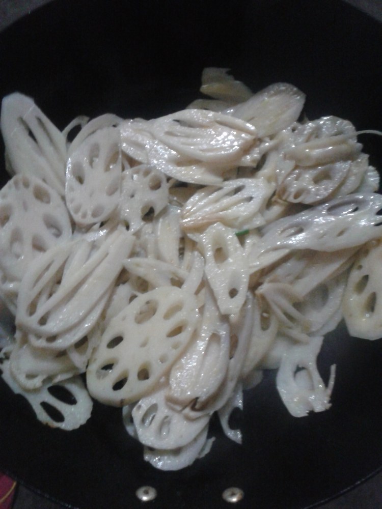 炝炒藕片步骤6