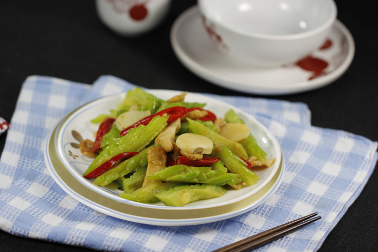 苦瓜鸡片步骤9