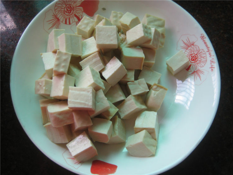 香菇焖豆腐步骤3