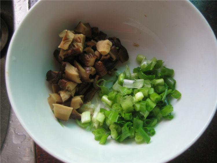 香菇焖豆腐步骤4