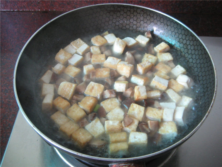香菇焖豆腐步骤8