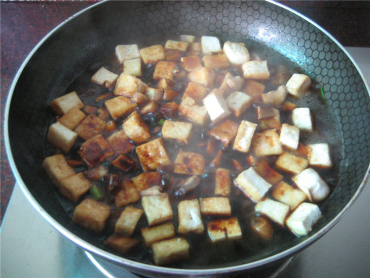 香菇焖豆腐步骤10
