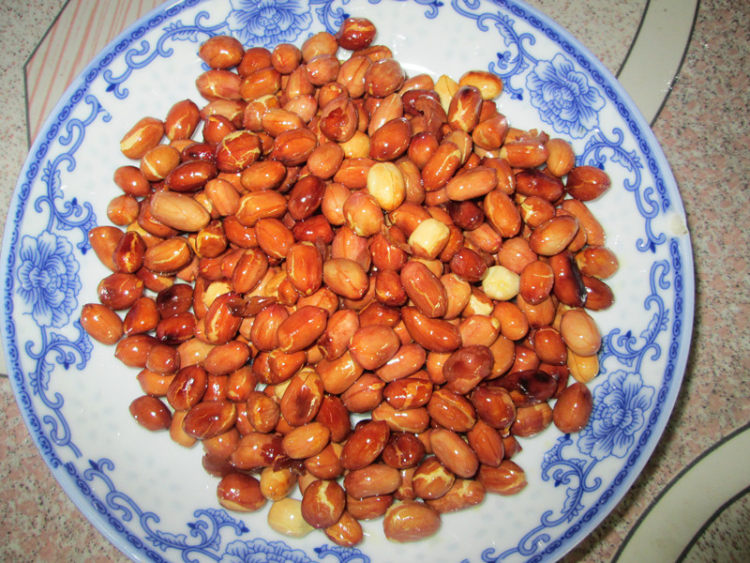 麻油芹菜花生米步骤5