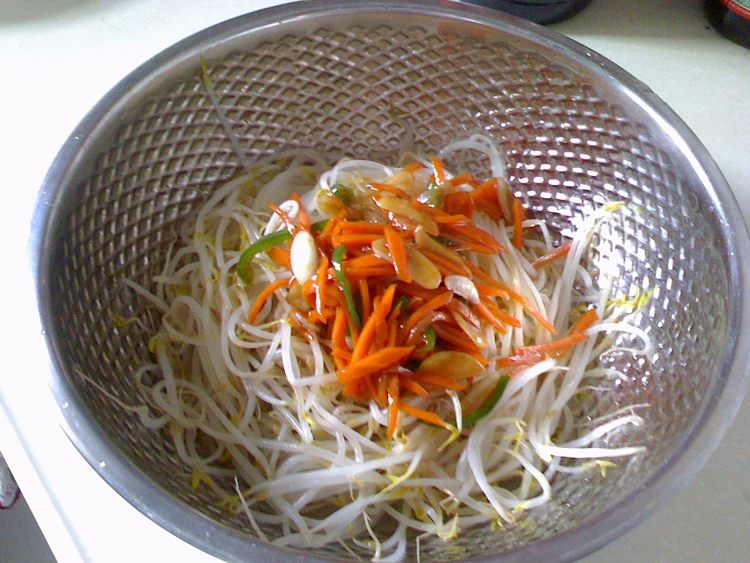 香拌豆芽菜步骤6