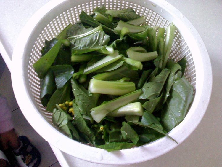 香菇炒油菜心步骤2