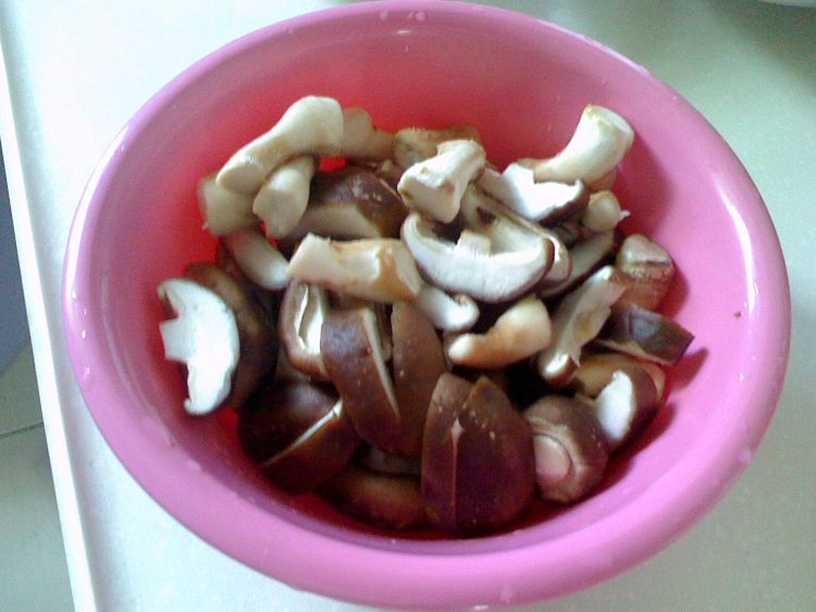 香菇炒油菜心步骤1