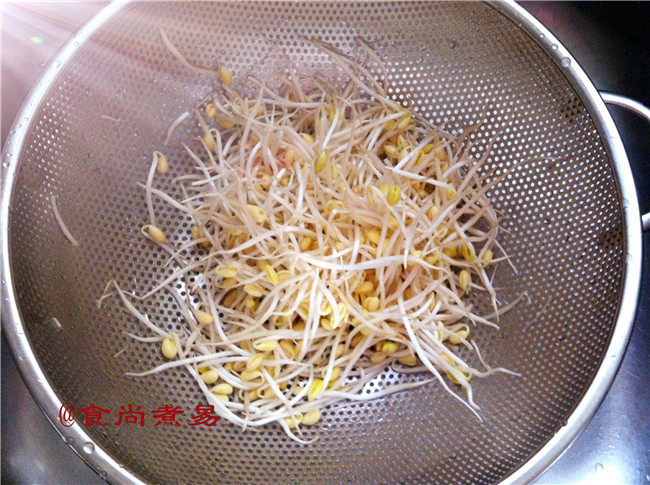 肉末炒黄豆芽步骤3