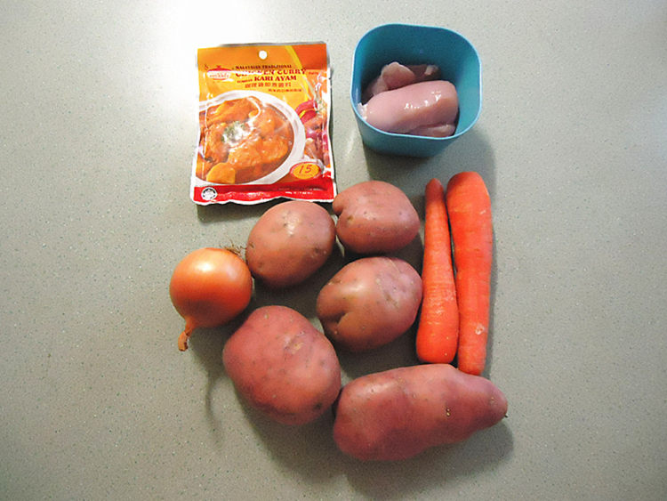 咖喱鸡肉土豆步骤1