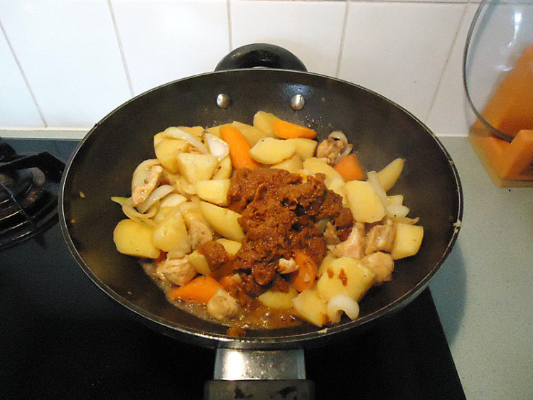 咖喱鸡肉土豆步骤8