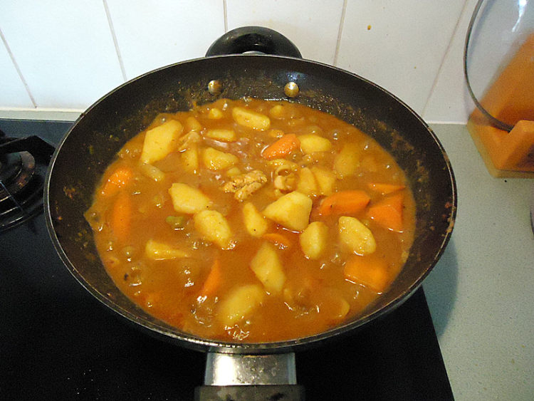 咖喱鸡肉土豆步骤9