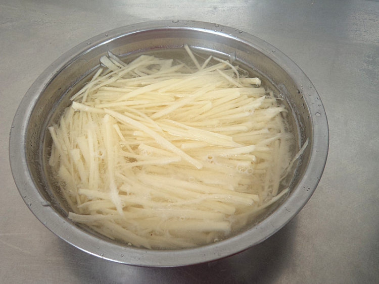 土豆丝拌火腿步骤3