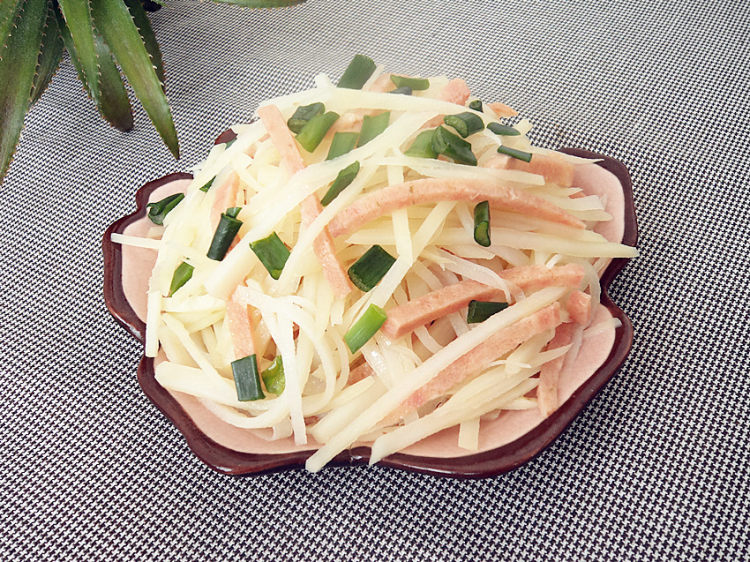 土豆丝拌火腿步骤11