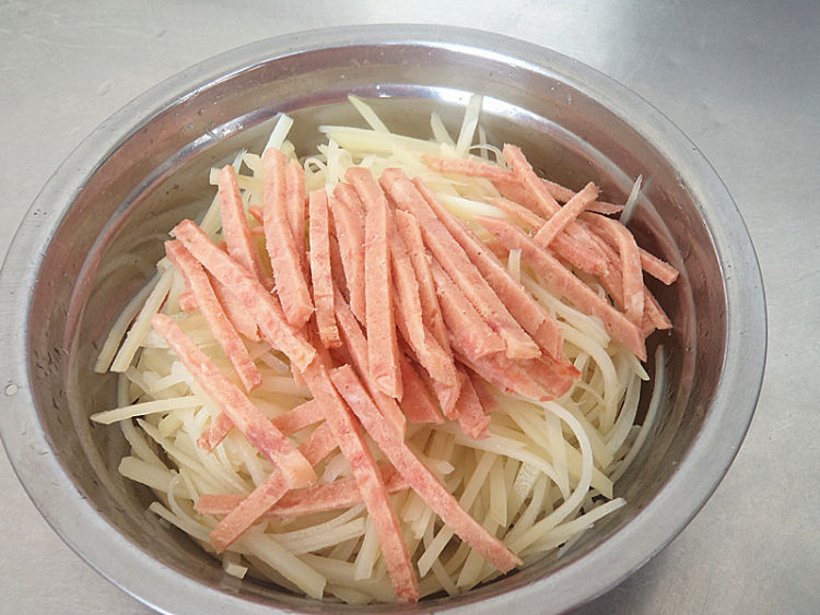 土豆丝拌火腿步骤9