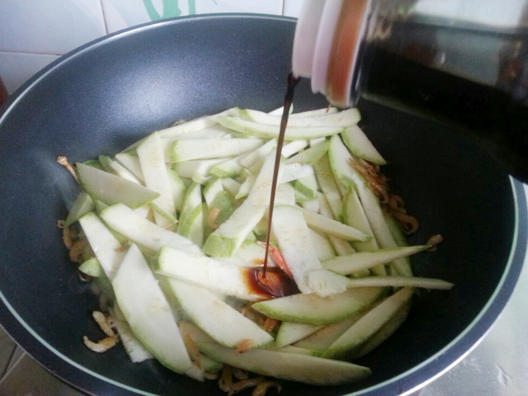 干虾米清炒西葫芦步骤6