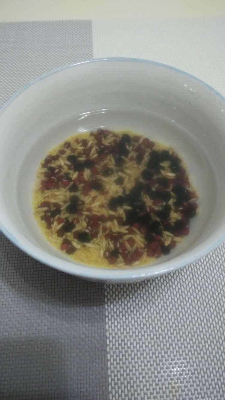 燕麦红枣豆浆步骤2