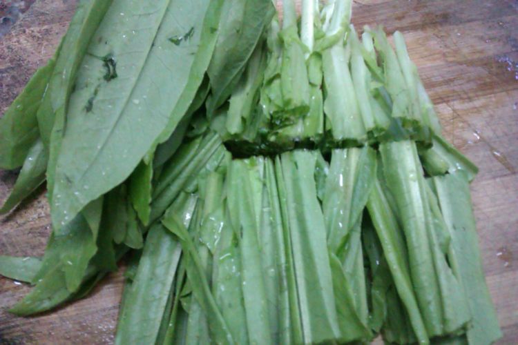 清炒油麦菜步骤2