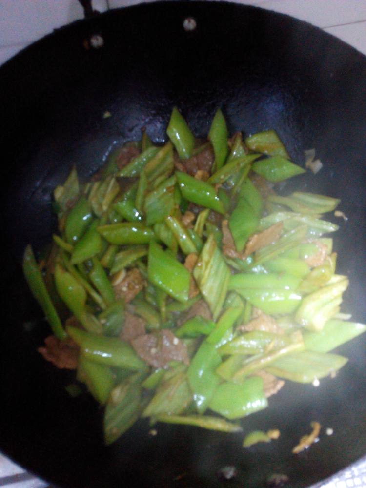 尖椒炒肉片步骤5