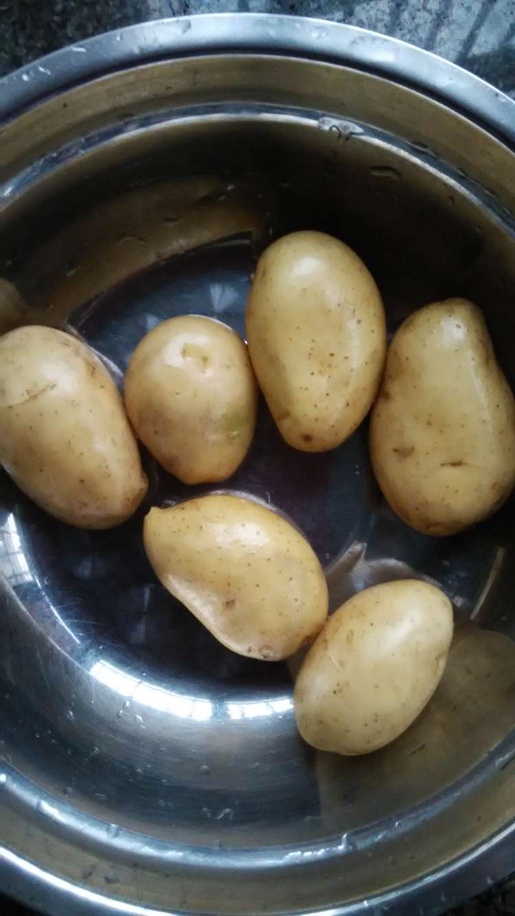 芝麻土豆泥步骤1