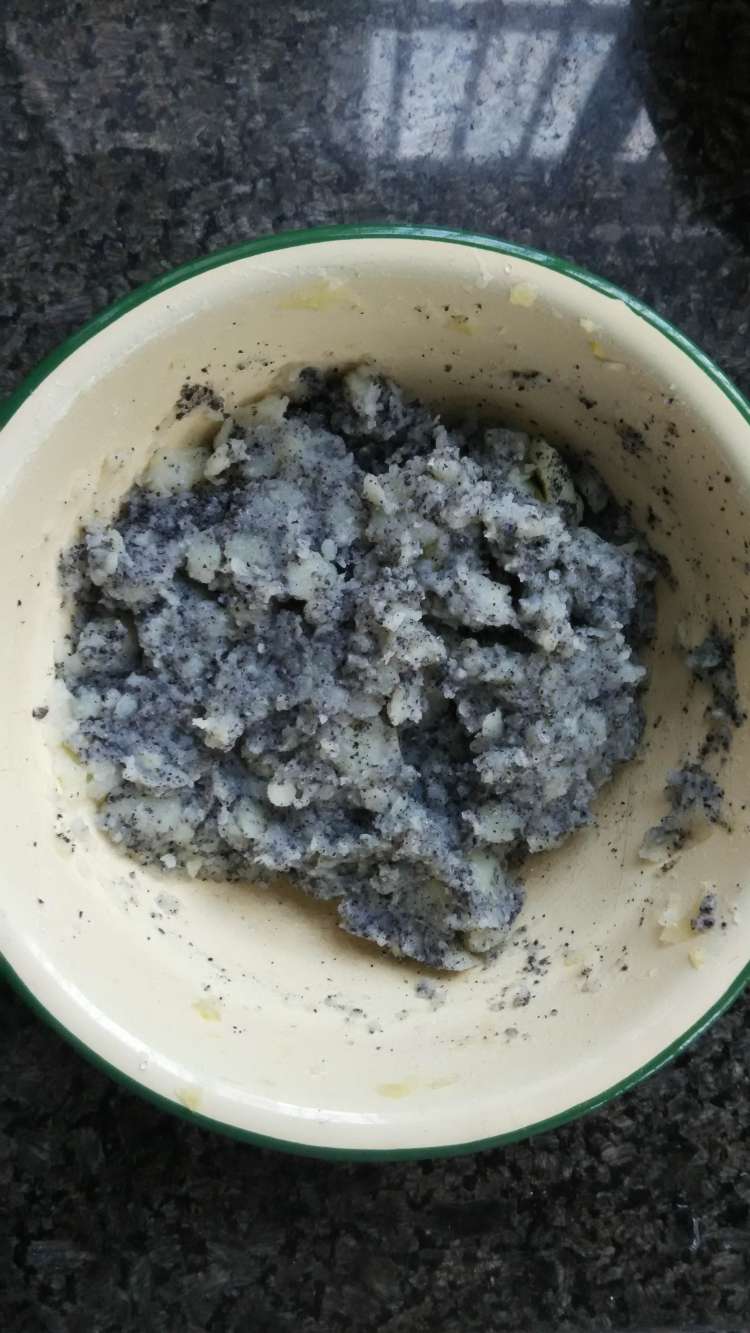 芝麻土豆泥步骤6