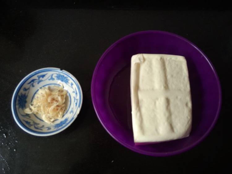 白蛤豆腐羹步骤1