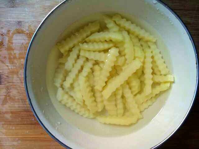 香辣狼牙土豆步骤3