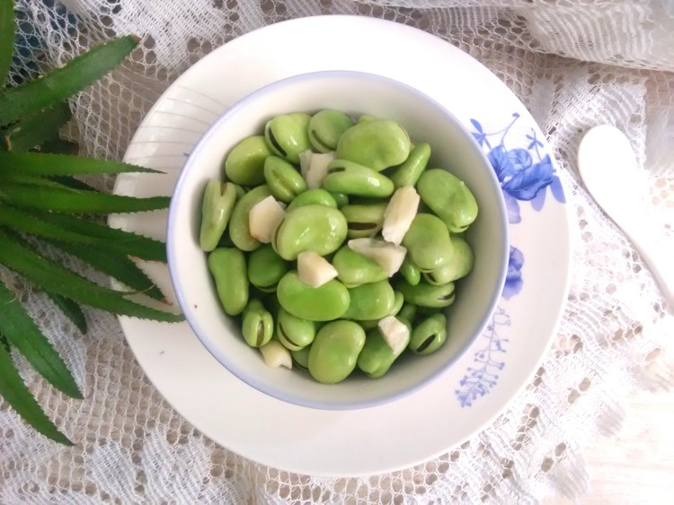 蚕豆小炒步骤9