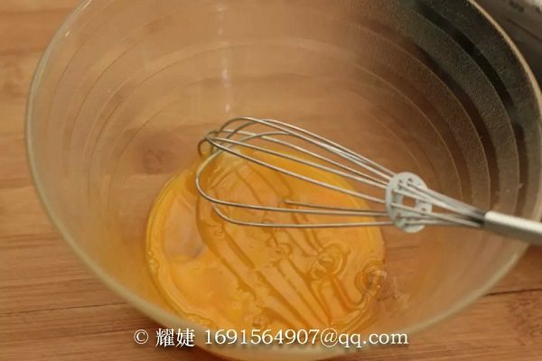 炒蛋步骤1