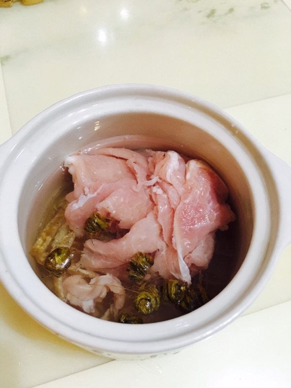 石斛花胶炖瘦肉步骤5