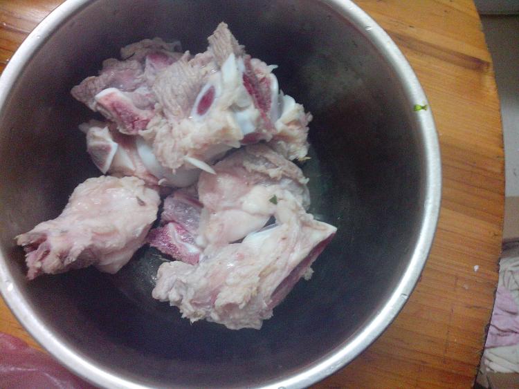 山药煲大骨步骤2
