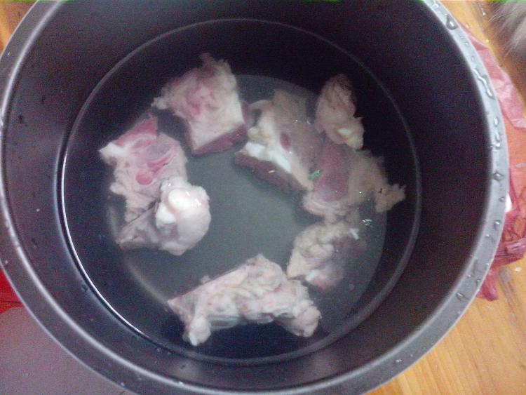 山药煲大骨步骤3