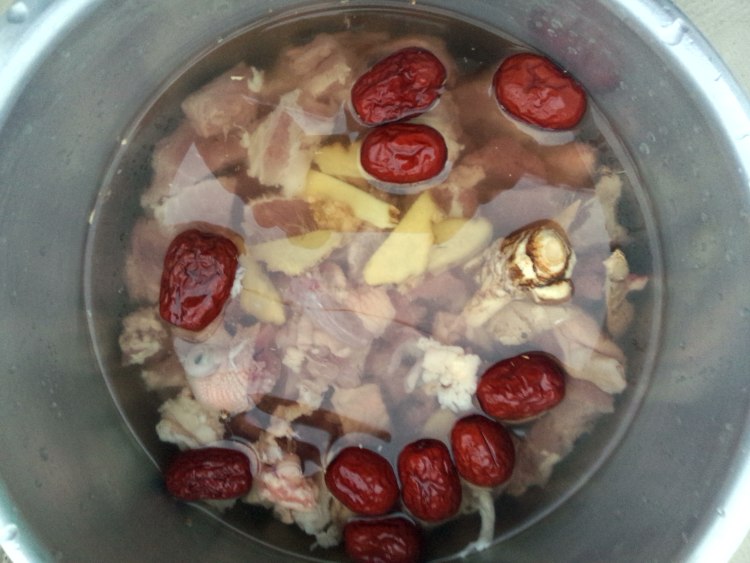 乳鸽瘦肉汤步骤8