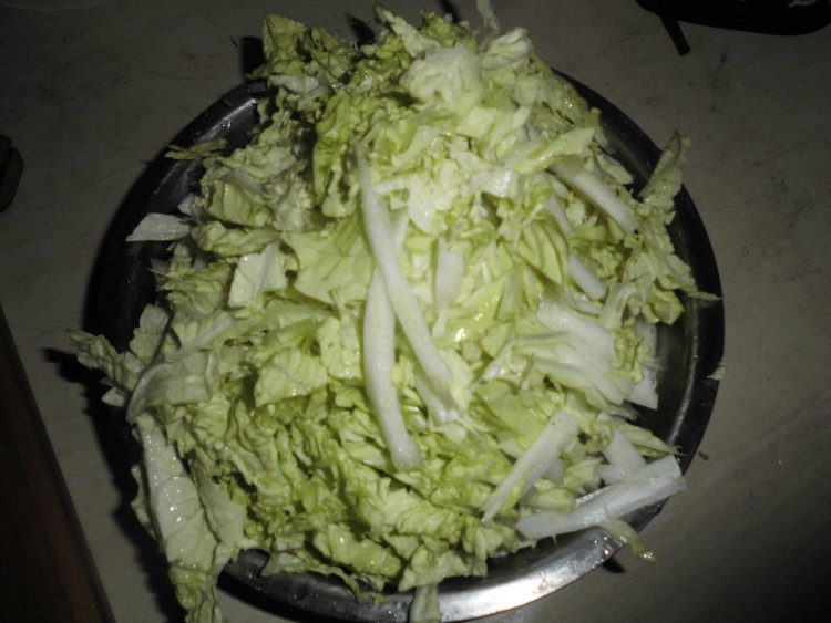 白菜炒鸡肉步骤3