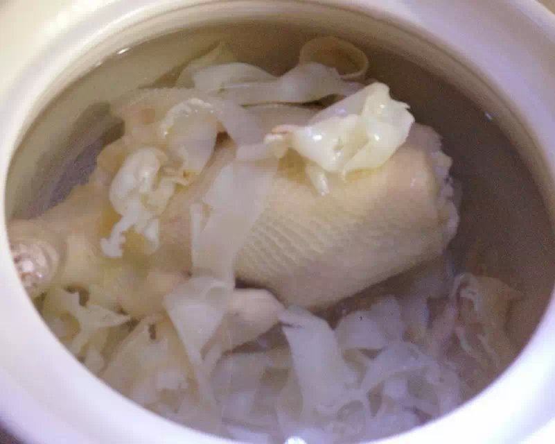 花胶鸡汤步骤5