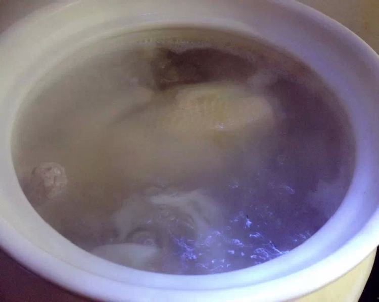 花胶鸡汤步骤6