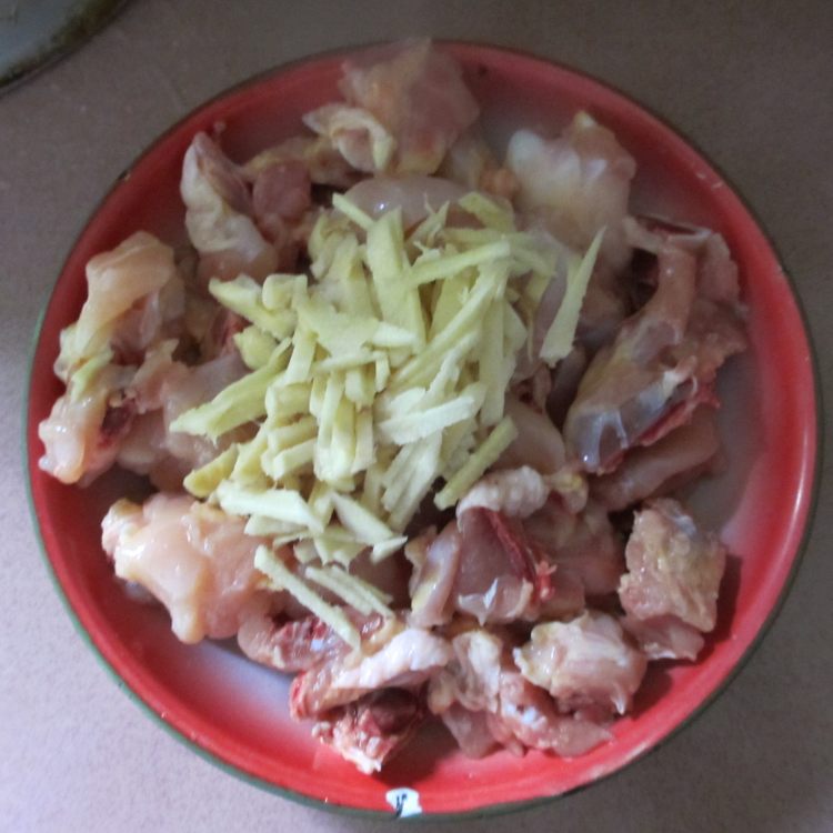 山药烧鸡肉步骤2