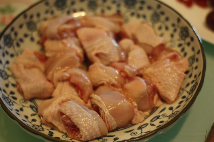 药膳蒸鸡步骤2