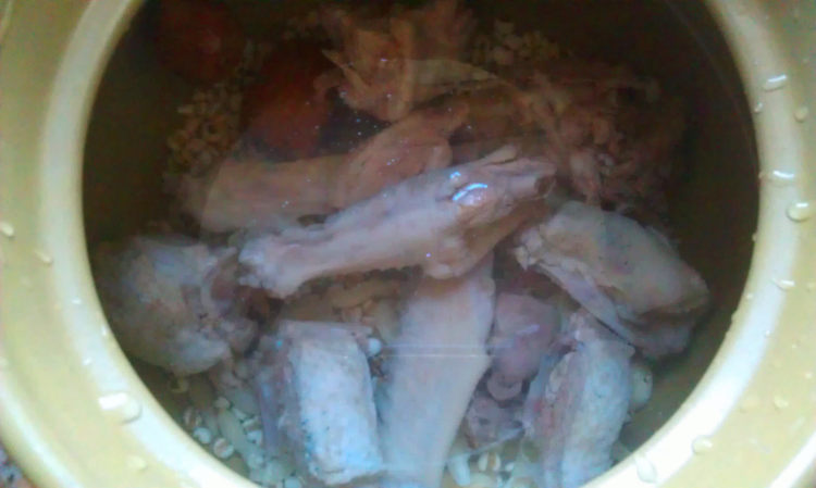 莲子薏米土鸭汤步骤6